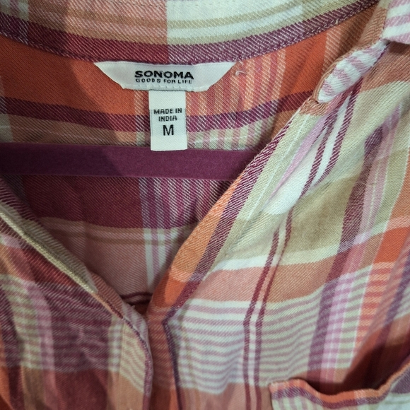 SONOMA SIZE MEDIUM SHORT SLEEVE BUTTON DOWN TOP - Picture 2 of 2